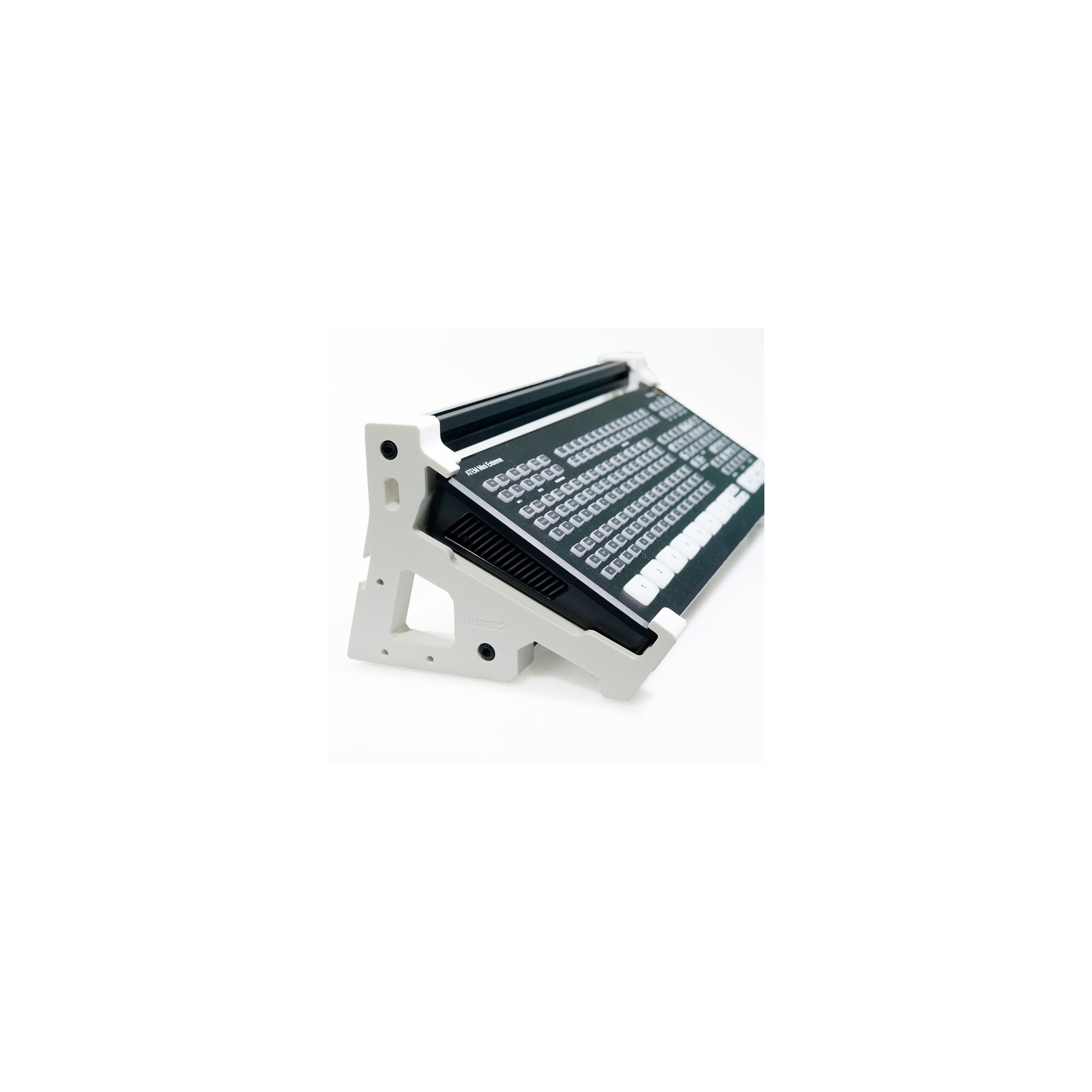 PK1 ProStreamer AX White