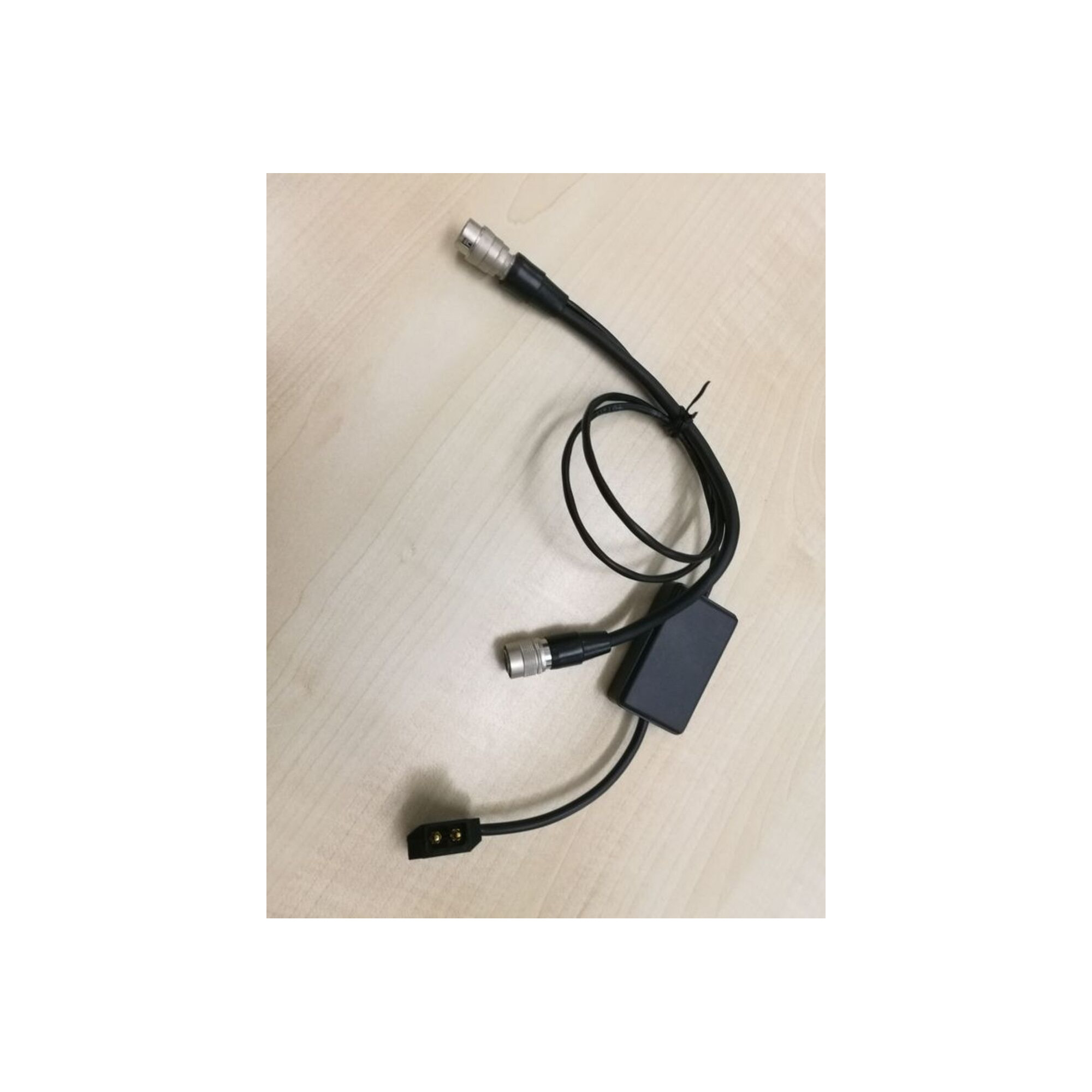 Lens Power Y Cable - ON-AIR