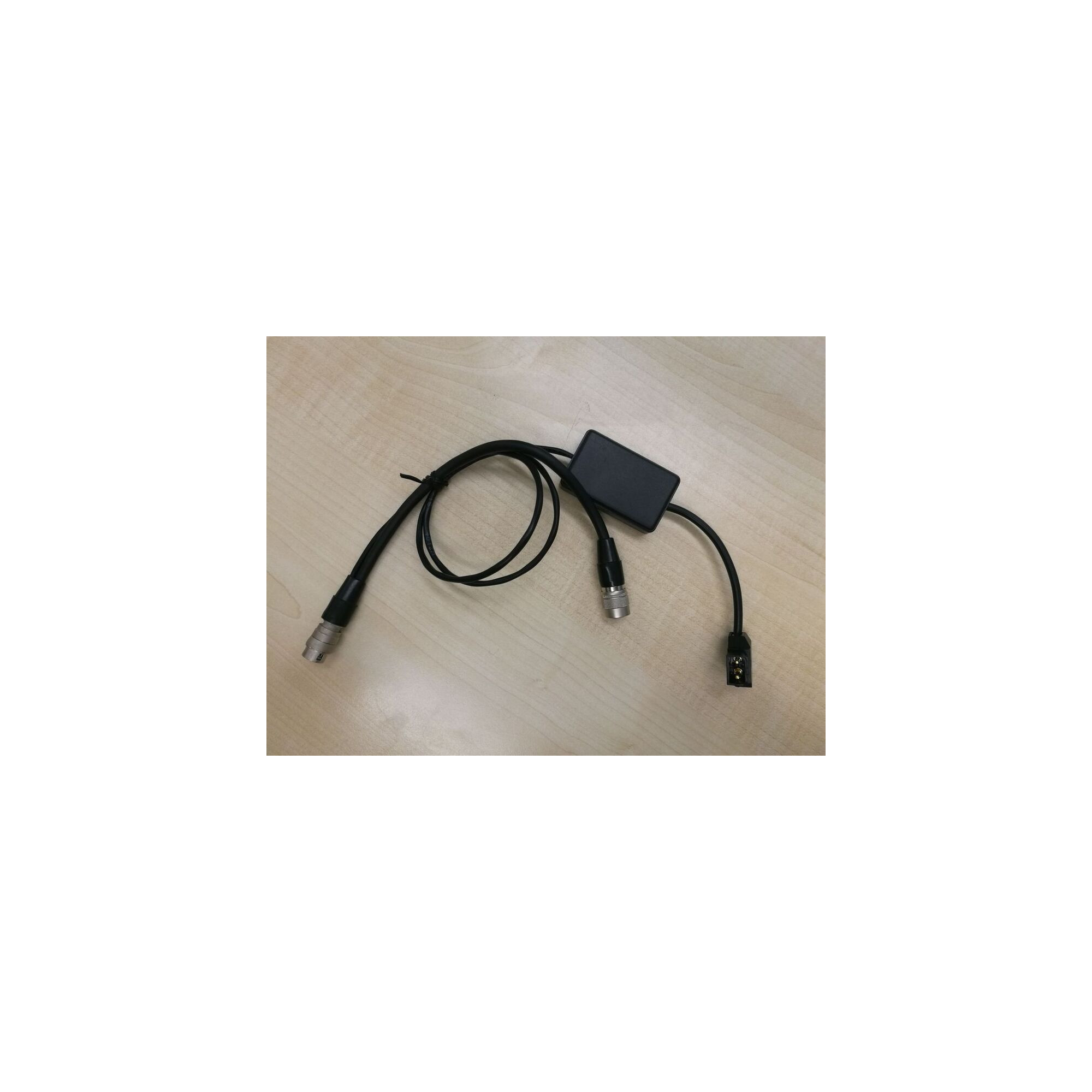 Lens Power Y Cable - ON-AIR