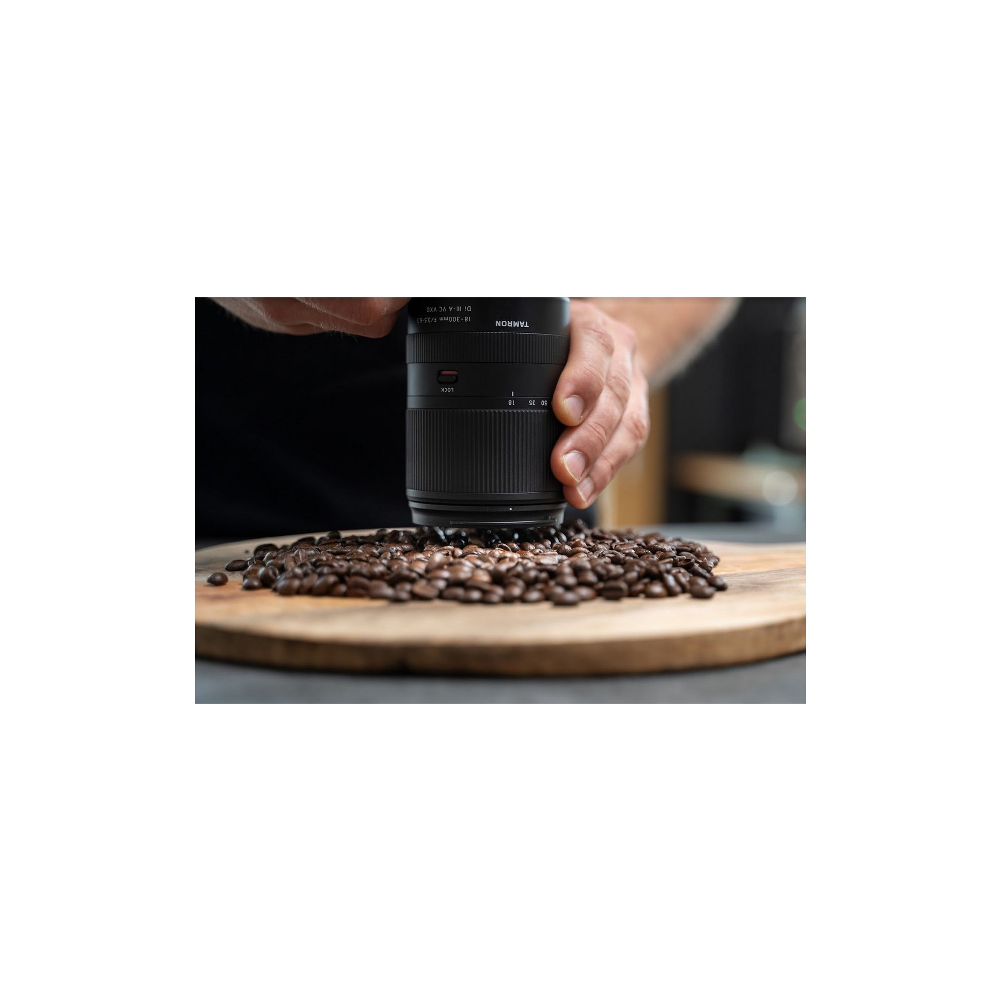 18-300 mm f3.5-6.3 Di III AVC